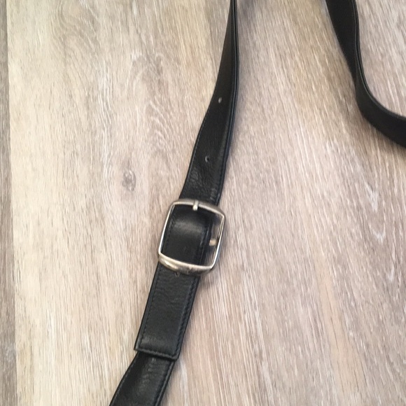 Handmade leather geometric crossbody bag - Picture 3 of 12